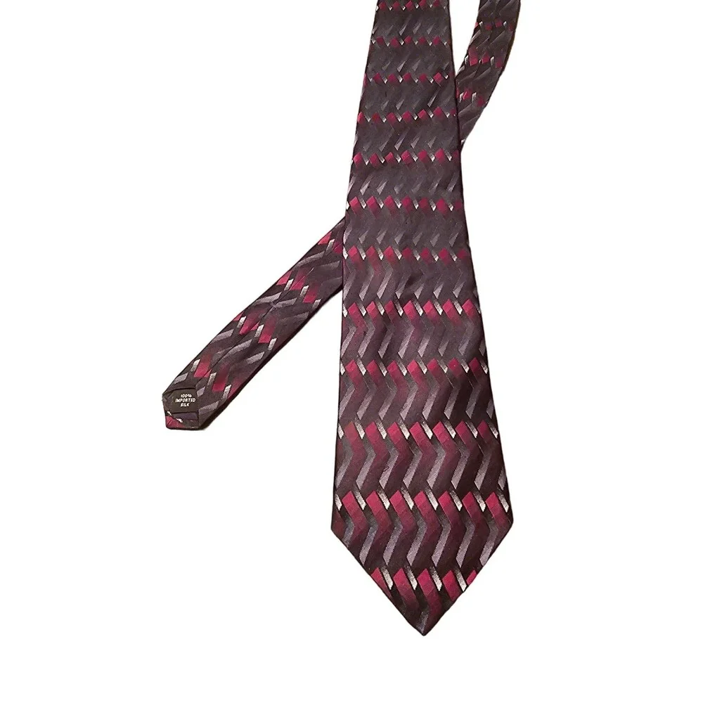 Maroon and Black Arrow‎ 100% silk tie